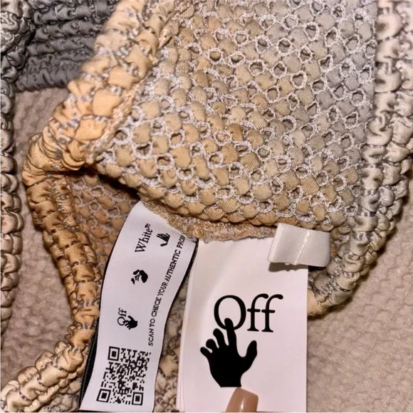 Off-White Cut Out Long-Sleeved Top - Picture 4 of 7